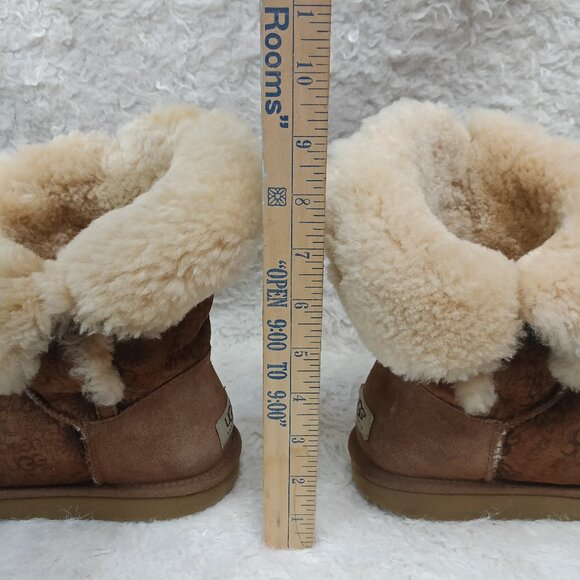 UGG Women's Brown Singature Suede Sheepskin Winter Boots Size 8 - Picture 4 of 8